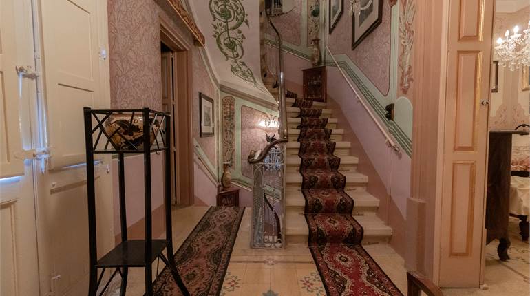 Qormi- Palazzo with Garage+ Garden