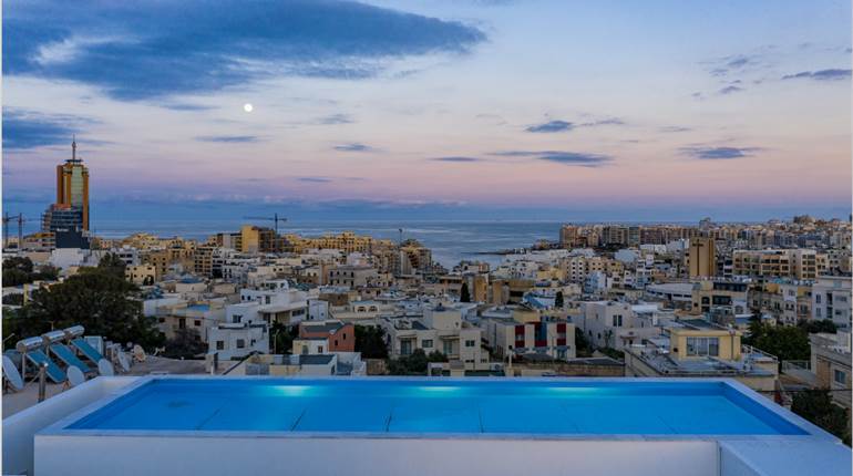 Swieqi Luxuries 3 BD Penthouse + Pool + Views 