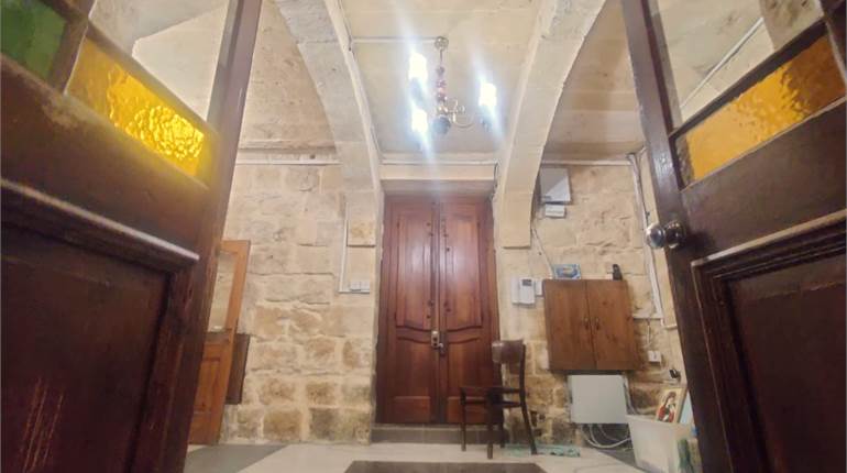 Qormi, Prime Area Converted 4 Bedroom House Of Character full Roof and Optional Garage & Full Roof