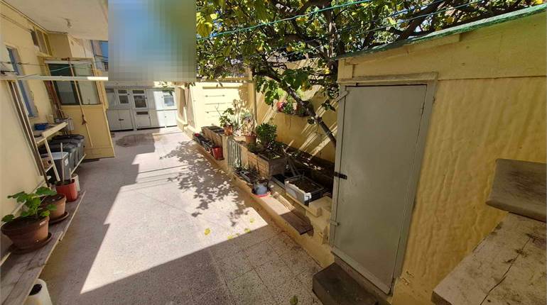 Santa Lucija - 4 DBL Apartment + Yard + Drive in