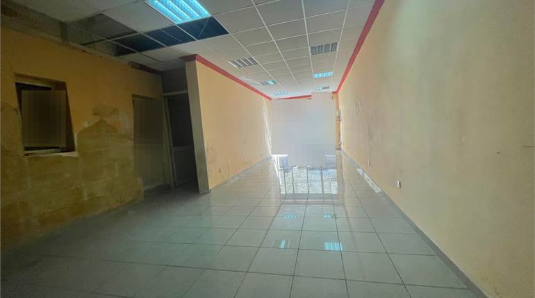Qormi - Garage + Basement 