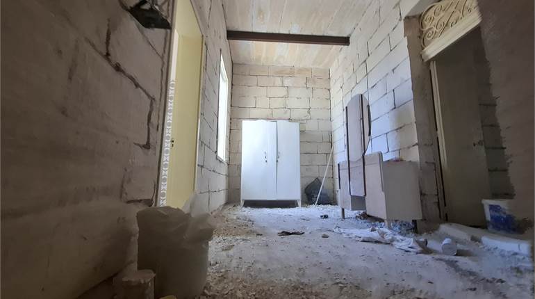 Mqabba - Unconverted 3 Bedroom Townhouse + Roof + Yard