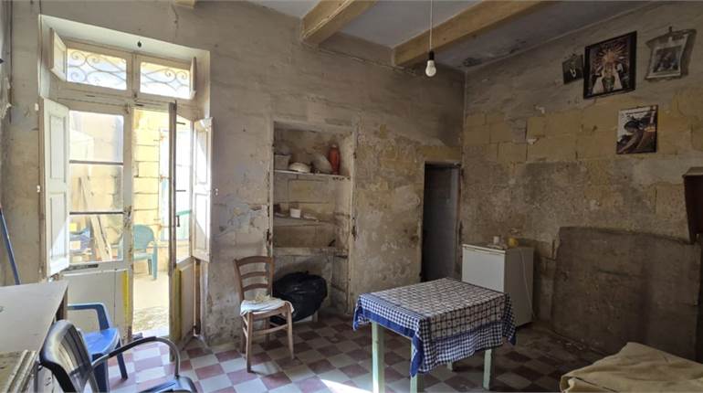 Marsaxlokk - 2 Bedroom Unconverted Townhouse + Sea Front 
