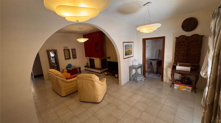 Mosta - 1st Floor Elevated 3 Bedroom Maisonette + Roof