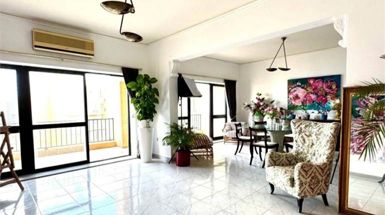 San Giljan - 4 Bedroom Apartment + 1 Car Garage