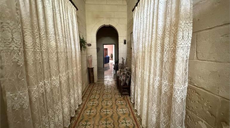 Birzebbugia - 4 Bedroom Farmhouse - Circa 4 Tumoli - Garden - Garage - Drive in - Pool