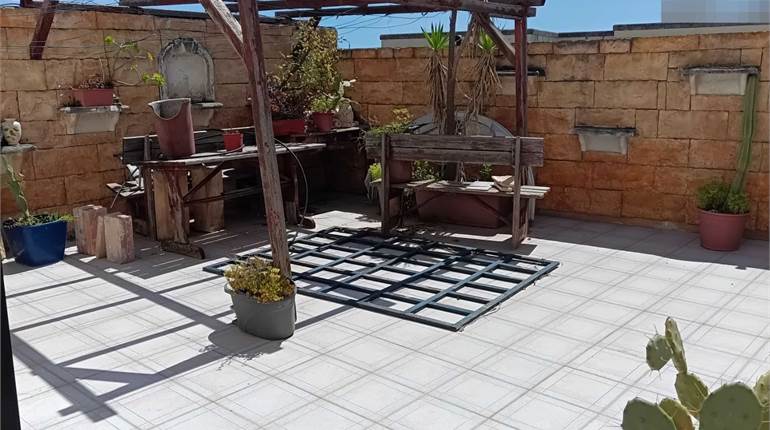 Fgura - 3 Bedroom Furnished Elevated 180sqm Maisonette + Large Backyard