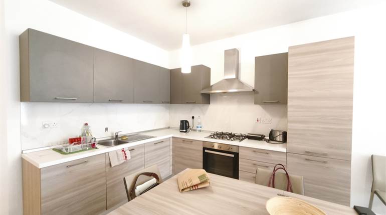 St. Paul’s Bay - Spacious 2 Bedroom Apartment + Optional garage