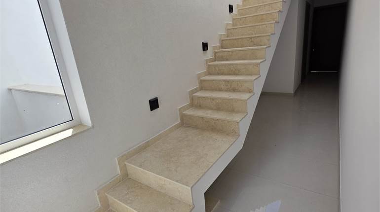 St Paul’s Bay – 3 Bedroom Sixth Floor Ready-Built Penthouse with Full Roof, Pool & Sea Views