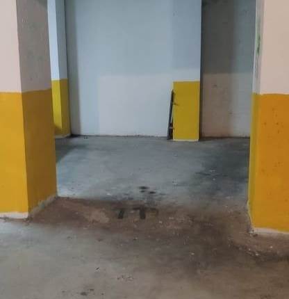1 Car, Car Space 