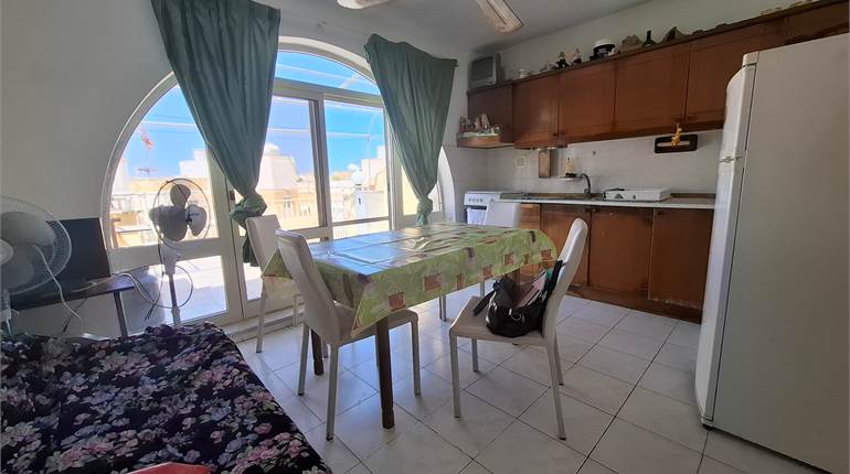 Bugibba - 5th floor 2 Bedroom Apartment with terrace and use of Roof 