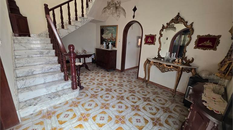 Santa Venera - 200sqm  Semi Detached Villa with garage + drive in 