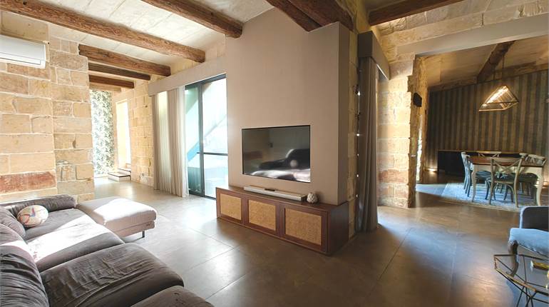Zejtun - Luxuriously Restored House of Character + Private Pool + Terrace + Garage