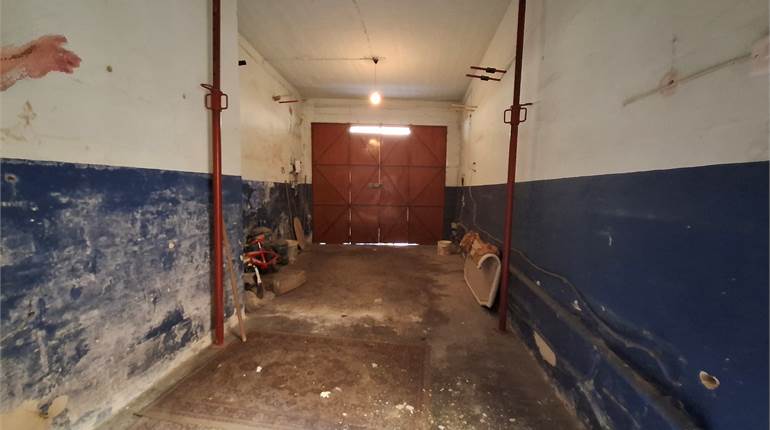 Zejtun - Unconverted Townhouse + 2 Car Street Level Garage 