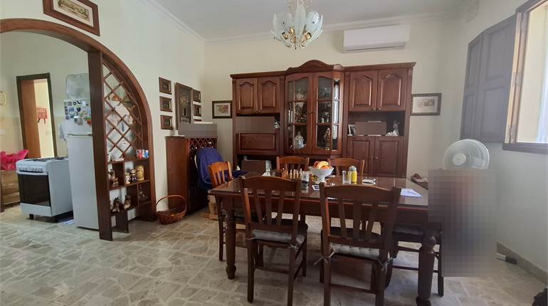 Lija - Corner Well Kept Three Bedroom Terraced House + Garage 