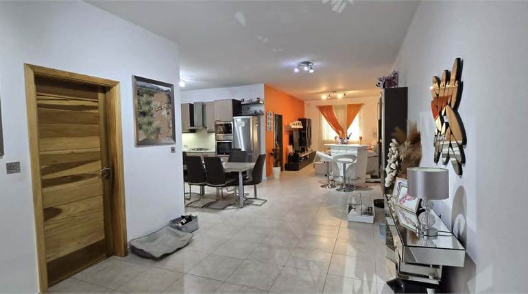 Qormi - 1st floor Fully furnished 3 bedroom apartment & optional garage