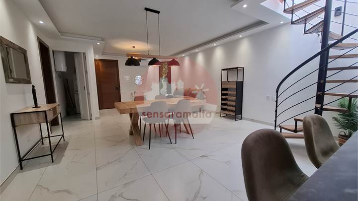 Rabat - Highly Finished & Furnished Brand New 2 Bedroom Penthouse + Pool + Airspace