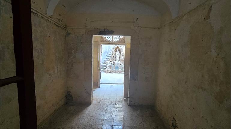 Zabbar - 230sqm 4 Bedroom House Of Character + Central Courtyard