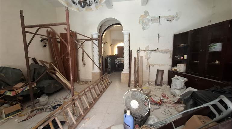 Marsa - One Double Bedroom Unconverted Townhouse